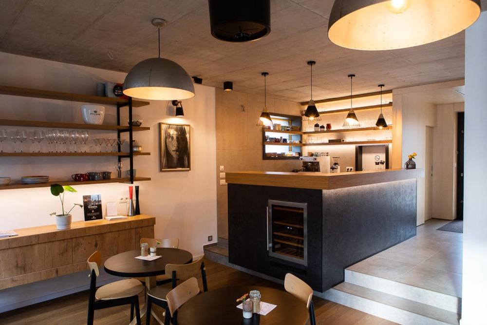 Vigeo Lounge B&B Coffee บอยนิตแซ ภายนอก รูปภาพ